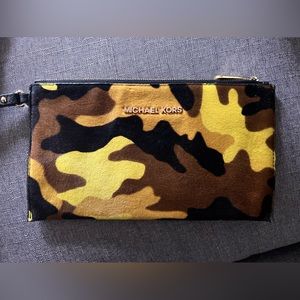 Micheal Kors clutch